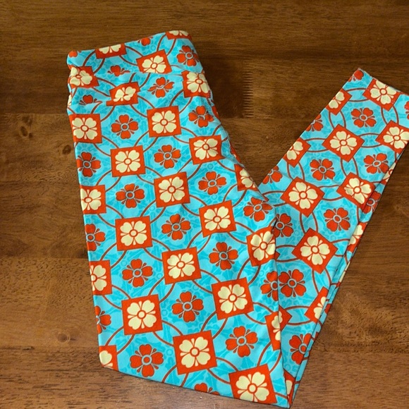 LuLaRoe Pants - LuLaRoe Floral Leggings